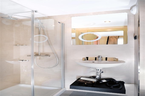 BEST WESTERN HOTEL LE 18 PARIS